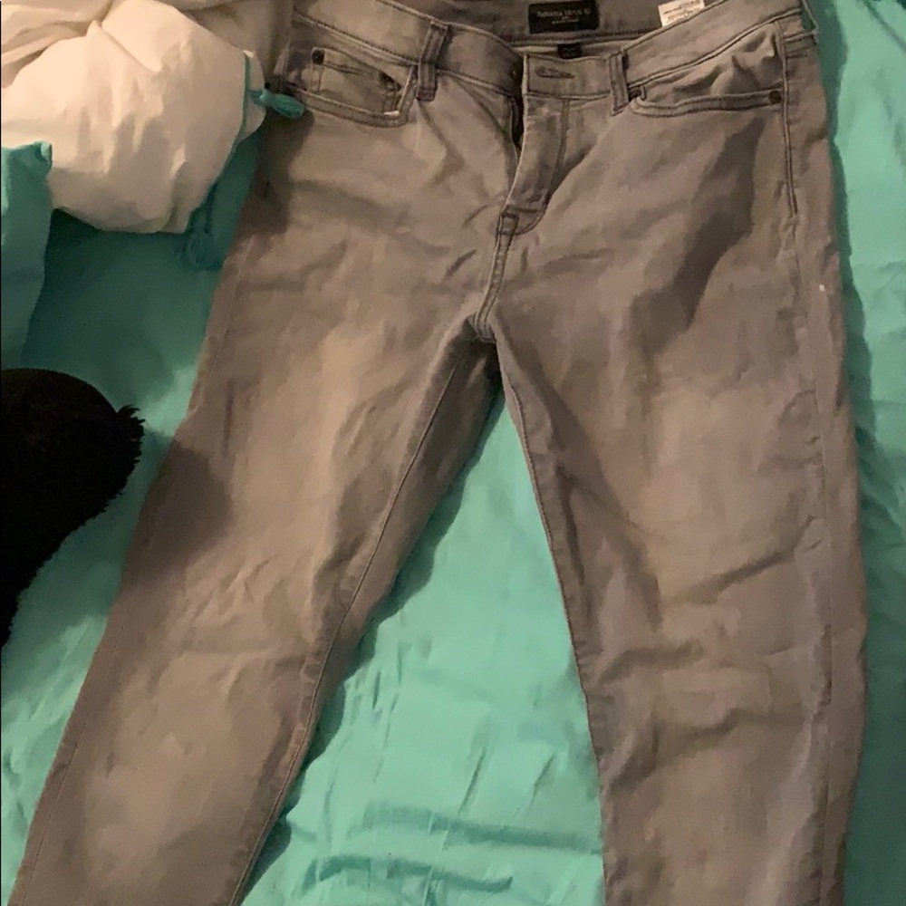 BRAND NEW BANANA REPUBLIC GREY JEANS